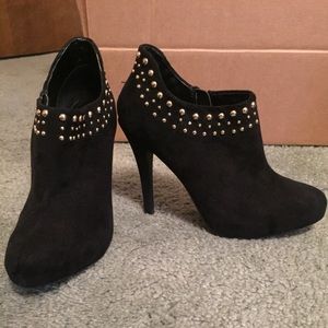 Black heeled booties